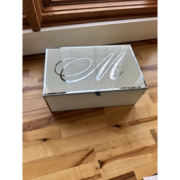 Trinket Box High End Glass Jewelry Box Stunning - Picture 1 of 2